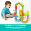 Le train grimpe, vire et devale le circuit grace aux aimants